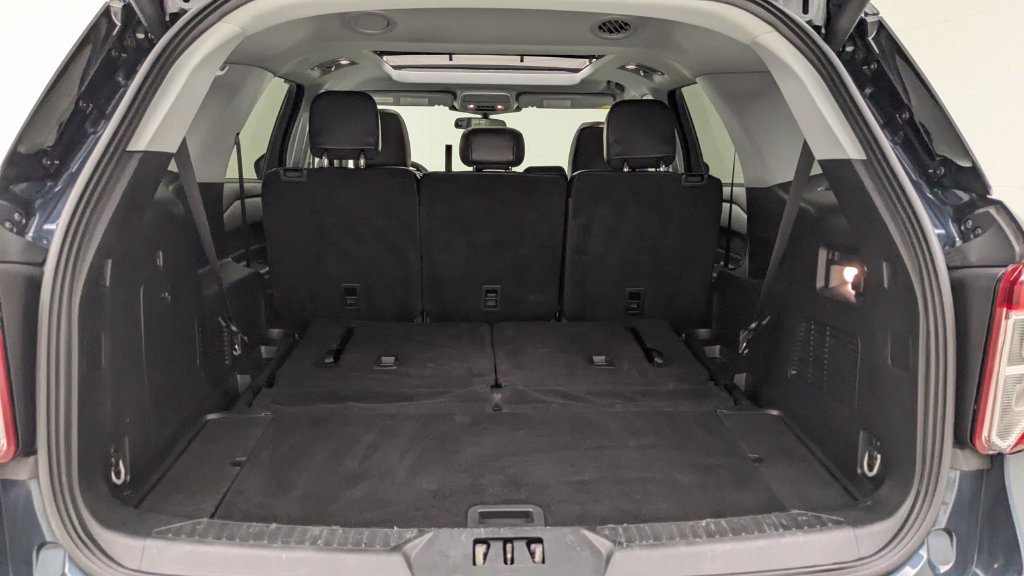 Certified 2023 Ford Explorer XLT w/ Equipment Group 202A AWD/4WD image 9