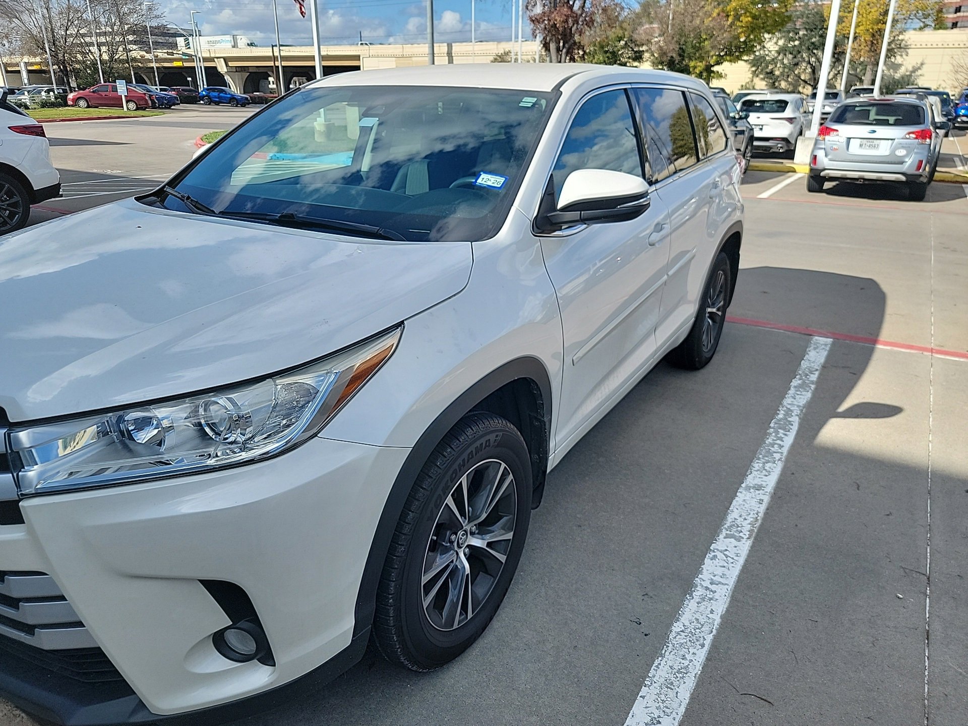 Used 2018 Toyota Highlander Plus image 1