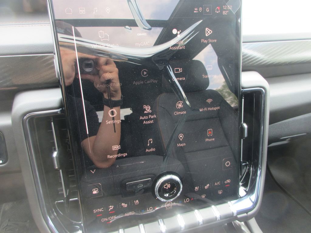 New 2026 GMC Yukon AT4 AWD/4WD image 19