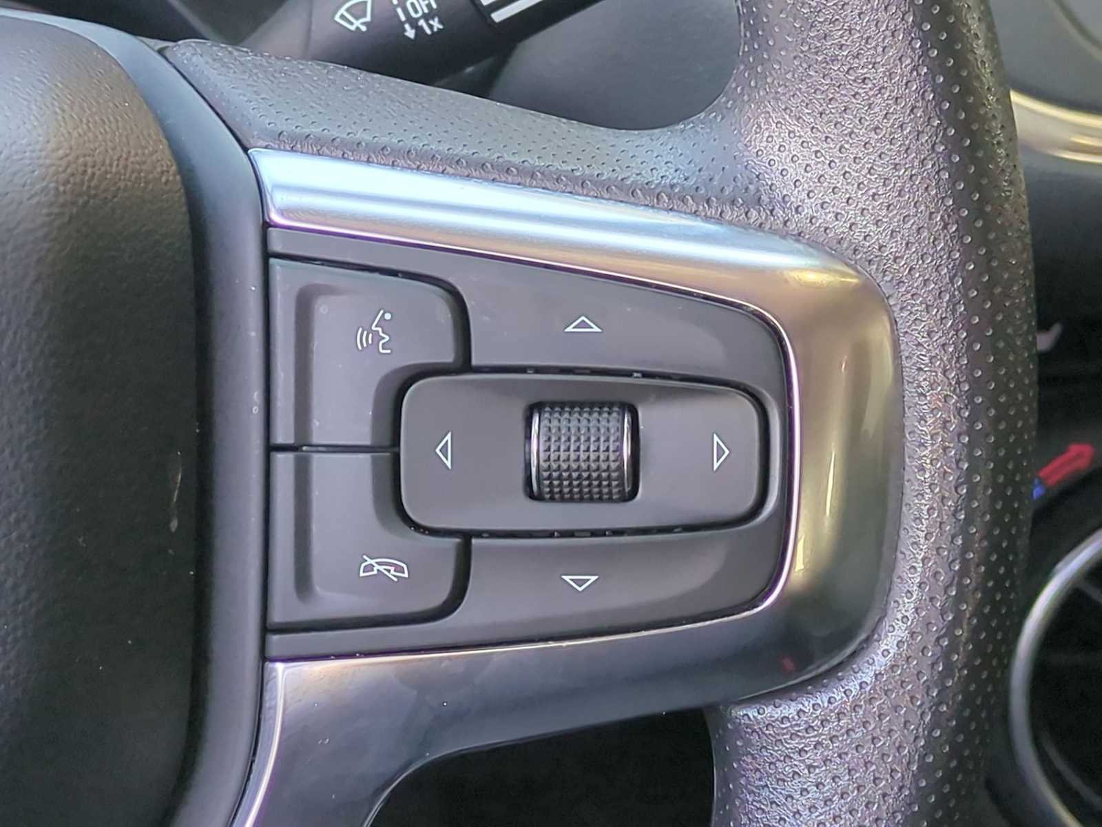 Used 2025 Chevrolet Blazer LT FWD image 16