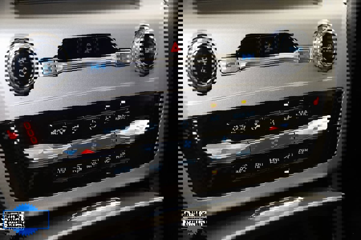 Used 2022 Ford Explorer XLT image 8