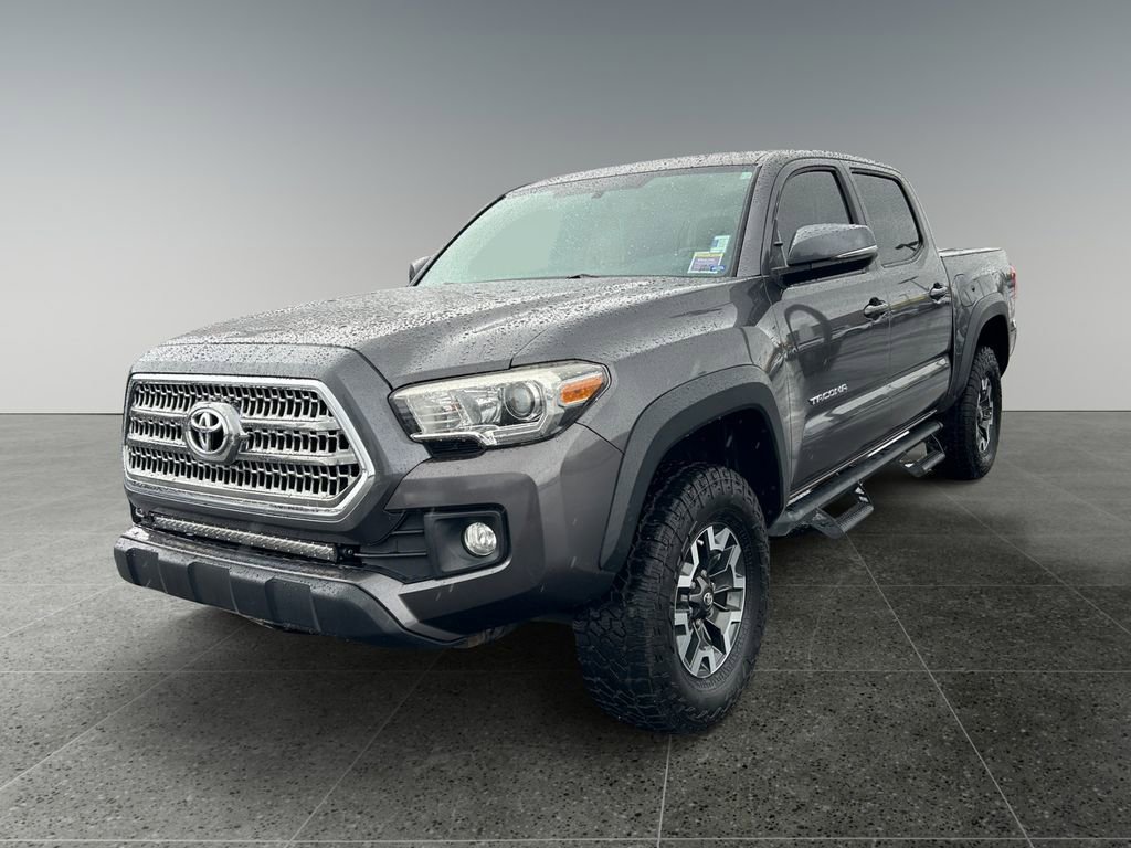 Used 2017 Toyota Tacoma TRD Off-Road w/ Tow Package (A/T) image 3
