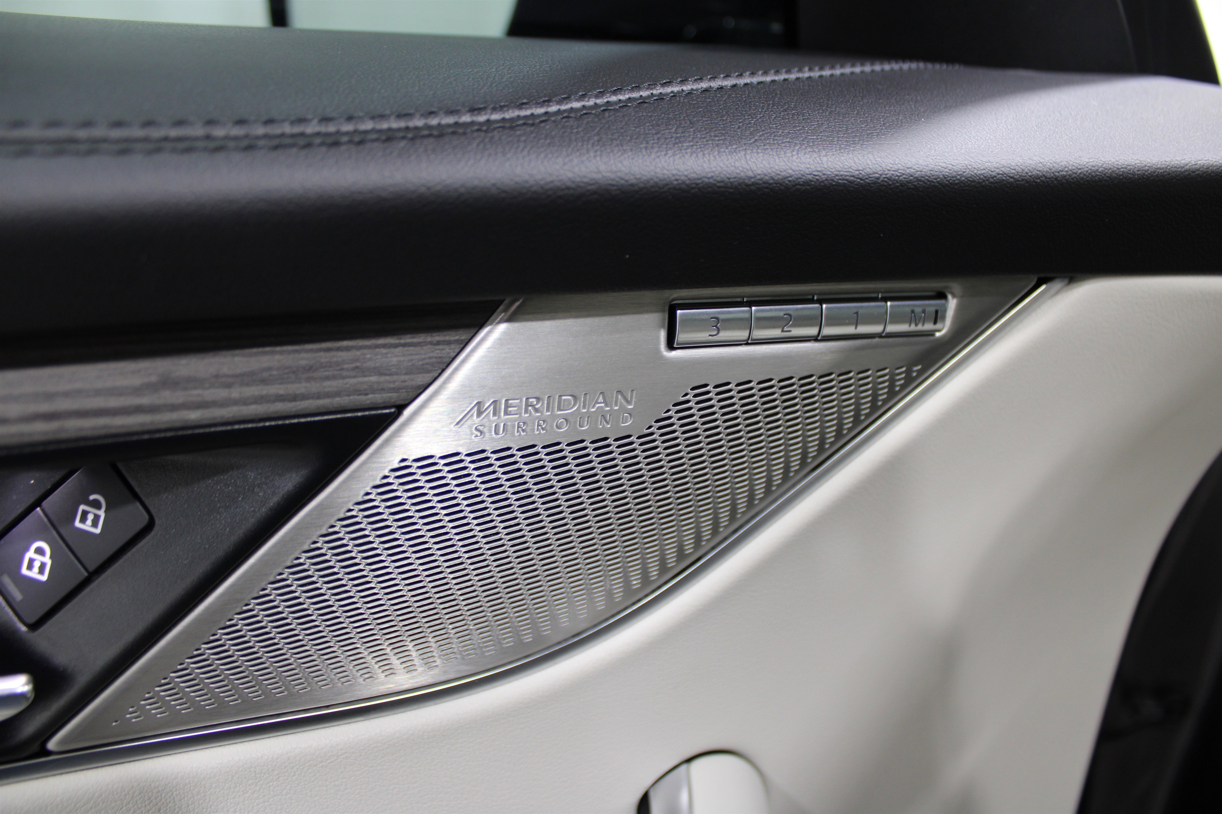 Used 2022 Jaguar F-PACE S image 7