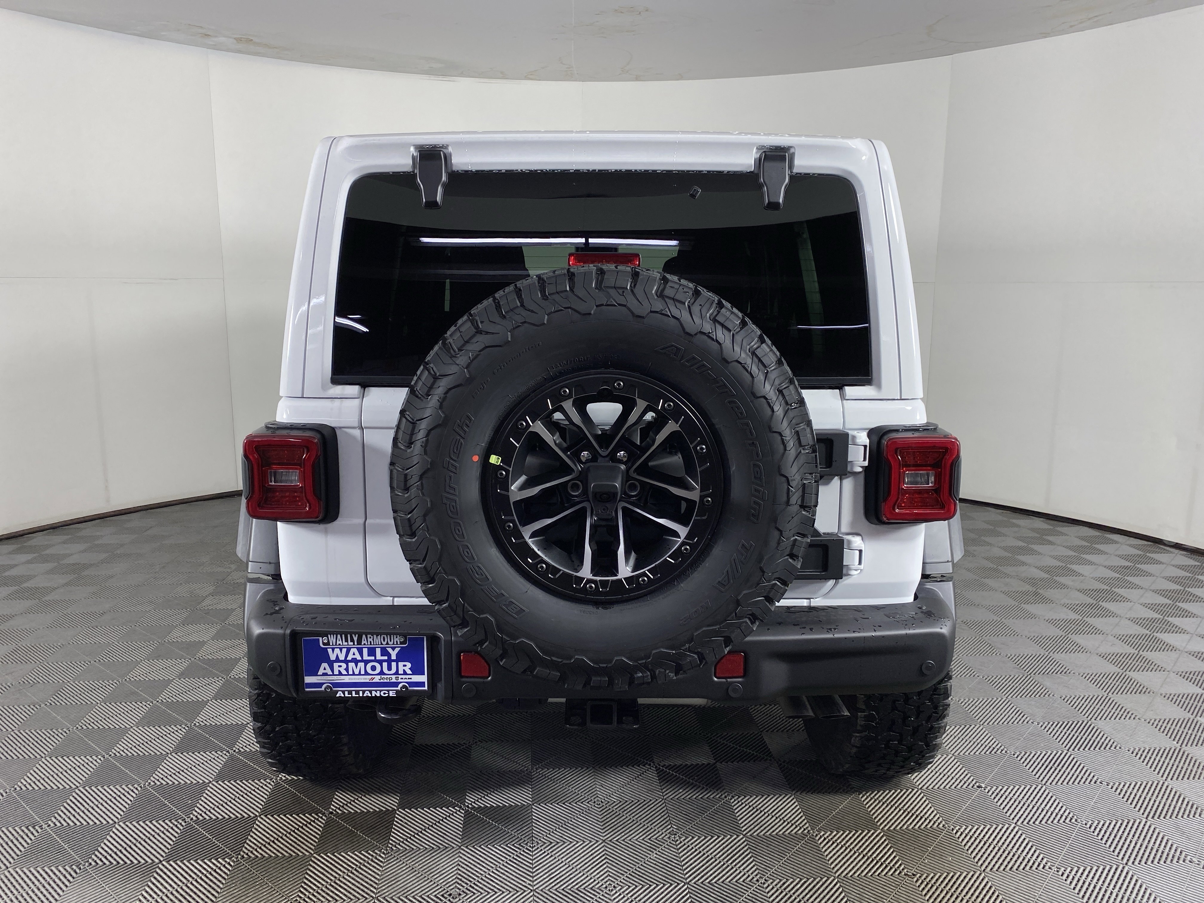New 2026 Jeep Wrangler Unlimited Rubicon 392 w/ Quick Order Package 27X Moab AWD/4WD image 8