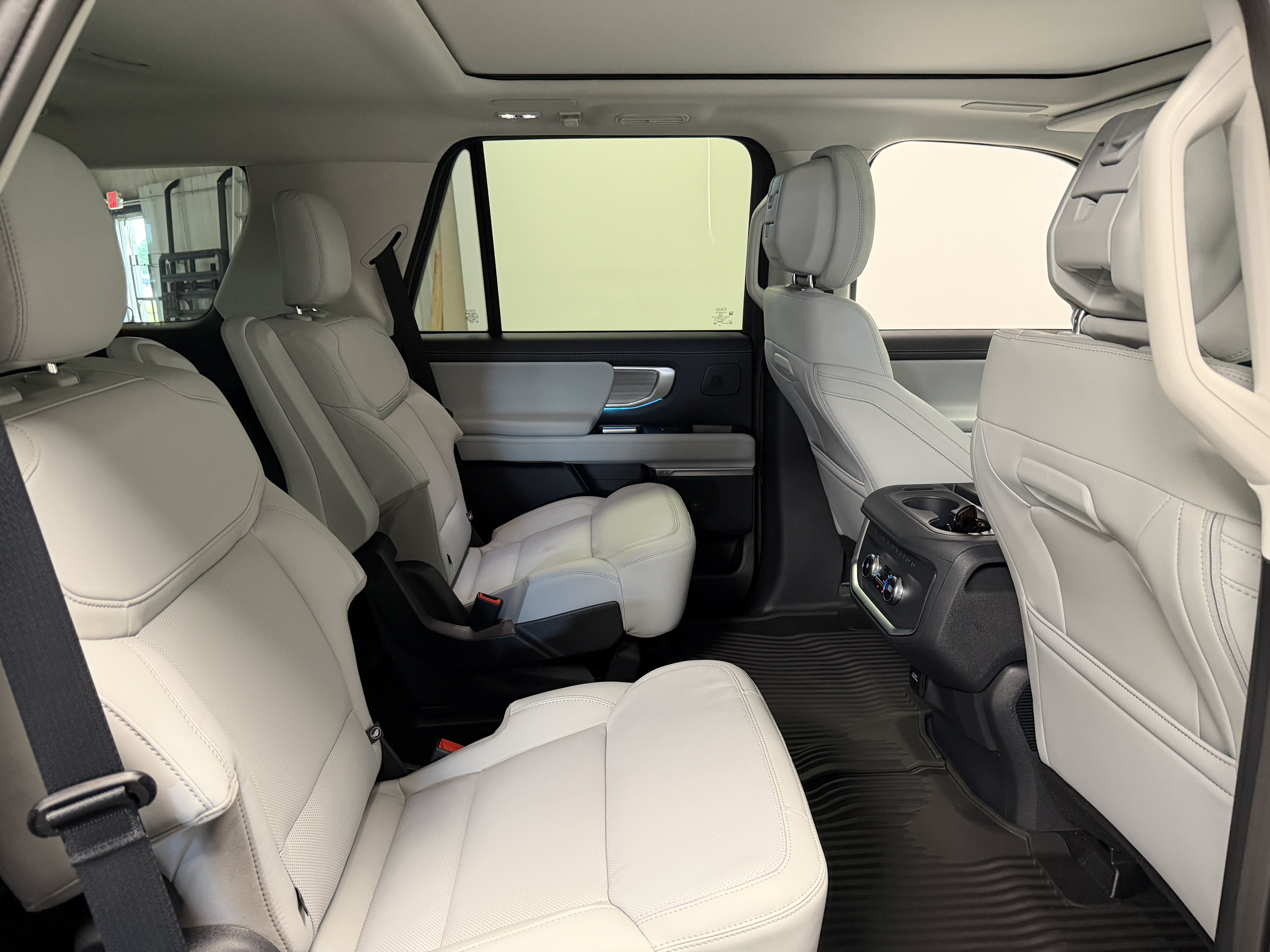 New 2027 Ford Expedition Platinum AWD/4WD image 25