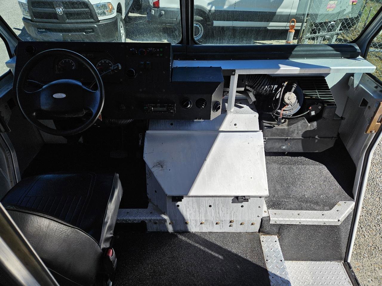 Used 2013 Ford E-350 and Econoline 350 Super Duty w/ Air Conditioning Prep Pkg image 26
