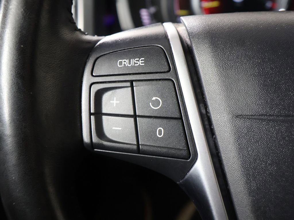 Used 2018 Volvo V60 T5 Cross Country w/ Convenience Package image 39