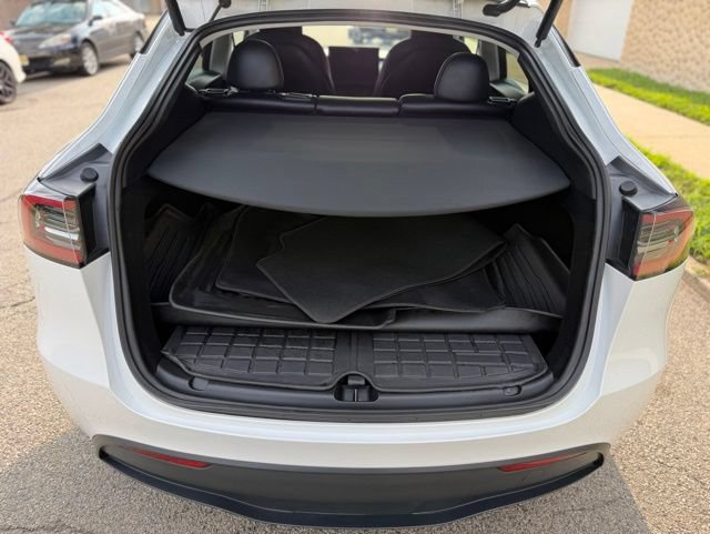 Used 2024 Tesla Model Y Performance AWD/4WD image 8