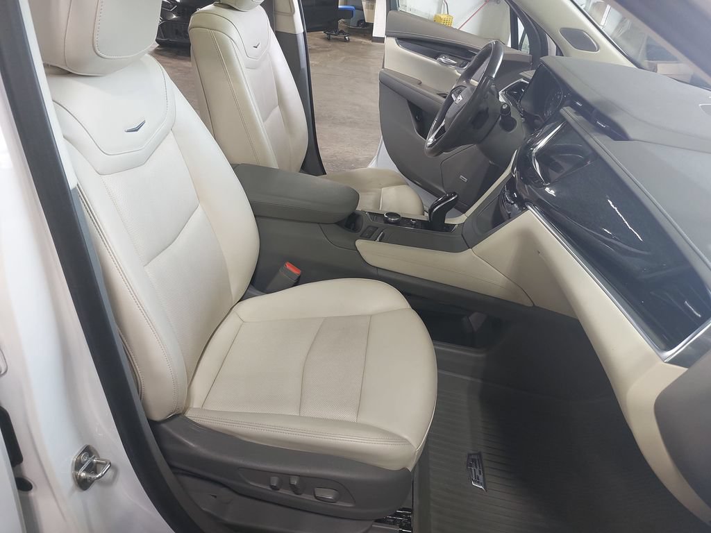 Used 2021 Cadillac XT6 Premium Luxury AWD/4WD image 10