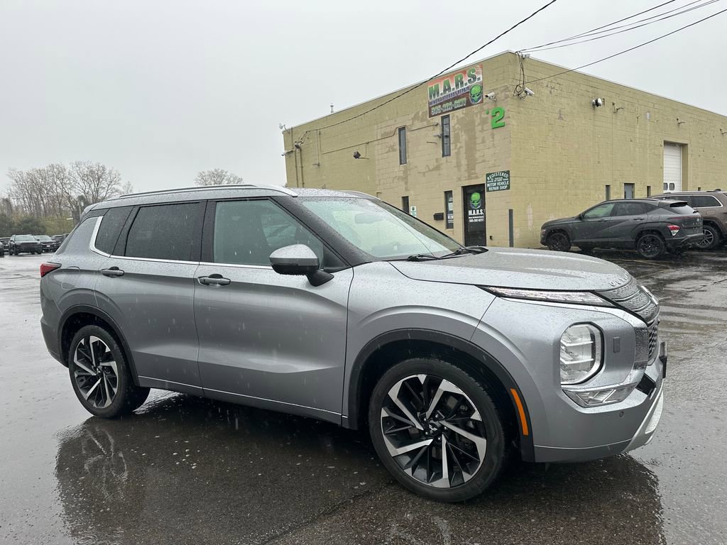 Used 2022 Mitsubishi Outlander SEL AWD/4WD image 1