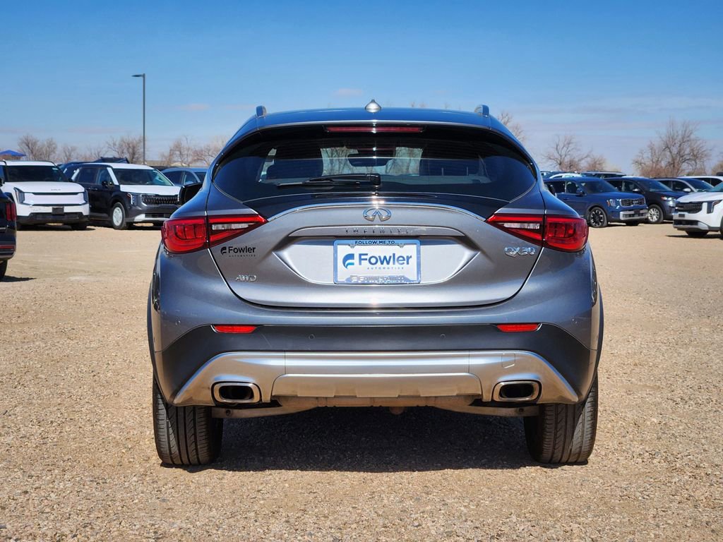Used 2017 INFINITI QX30 Premium w/ Technology Package image 12