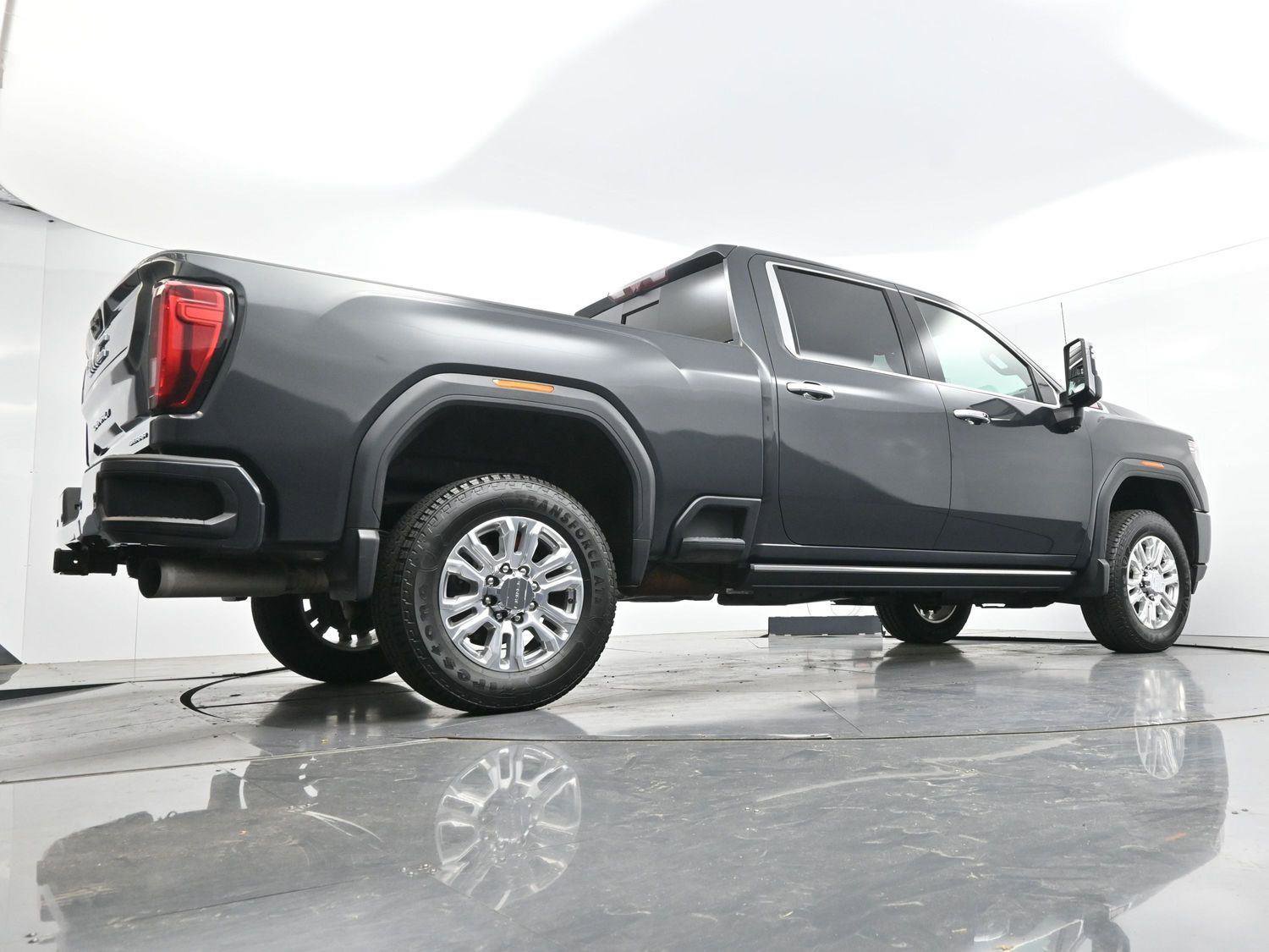 Used 2022 GMC Sierra 2500 Denali w/ Denali Ultimate Package AWD/4WD image 53
