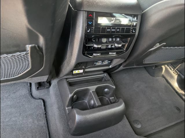 Used 2023 Jeep Grand Cherokee L Limited w/ Luxury Tech Group II AWD/4WD image 18