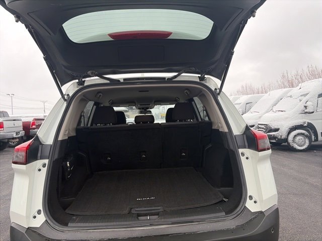 Used 2021 Nissan Rogue S image 10