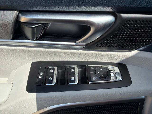 Used 2025 Kia Telluride EX w/ EX Captain's Chair Package FWD image 18
