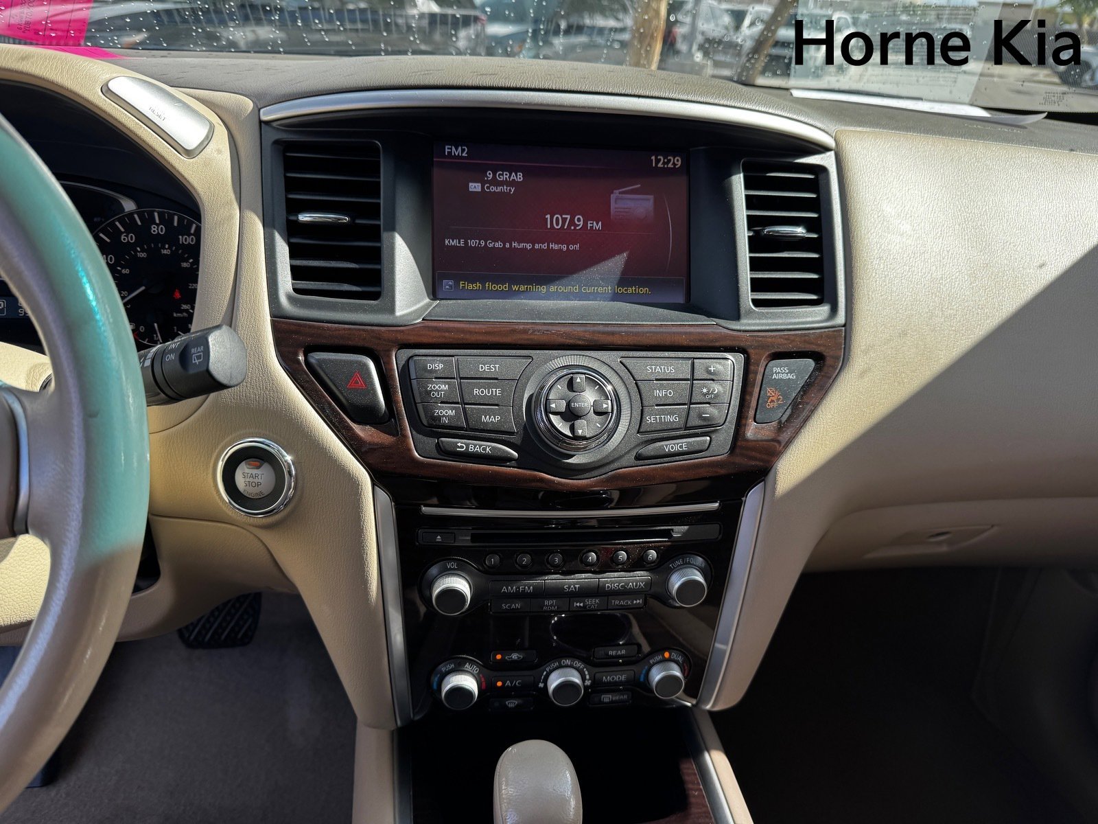 Used 2014 Nissan Pathfinder SL w/ SL Tech Package image 21