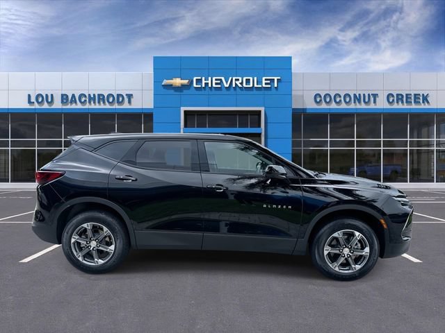 Used 2025 Chevrolet Blazer LT FWD image 9