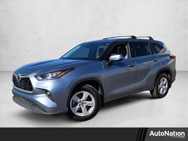 Used 2020 Toyota Highlander LE image 1