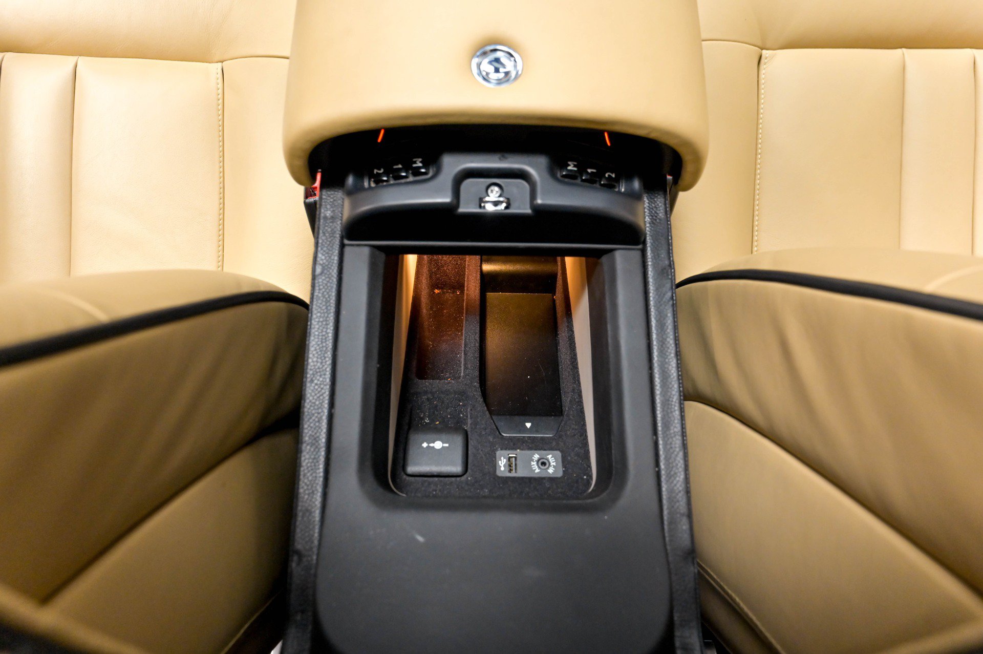 Used 2013 Rolls-Royce Phantom Sedan RWD image 46