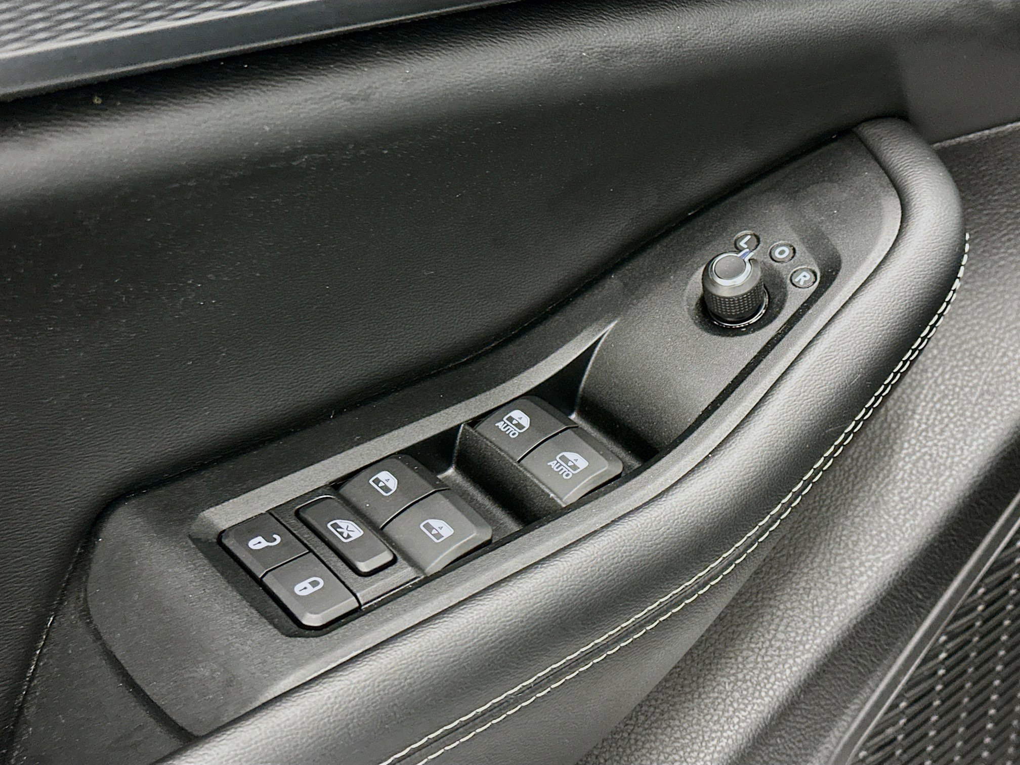 Used 2023 Jeep Grand Cherokee Altitude image 15