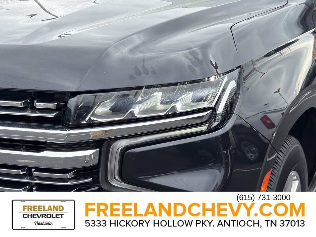 Used 2023 Chevrolet Suburban Premier image 10