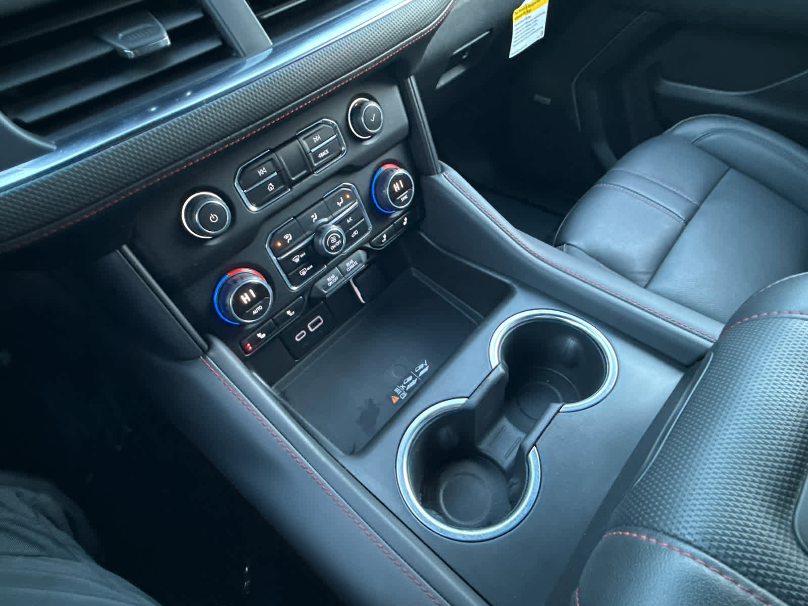 Used 2024 Chevrolet Suburban RST w/ Luxury Package image 21