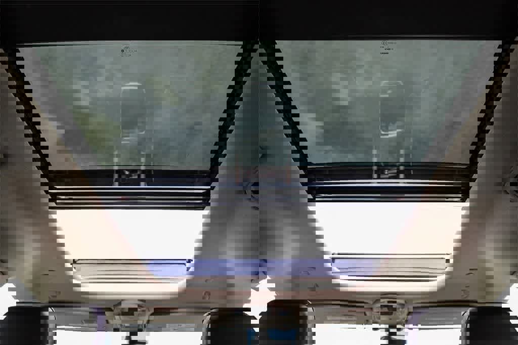 New 2023 Chrysler Pacifica Limited image 15