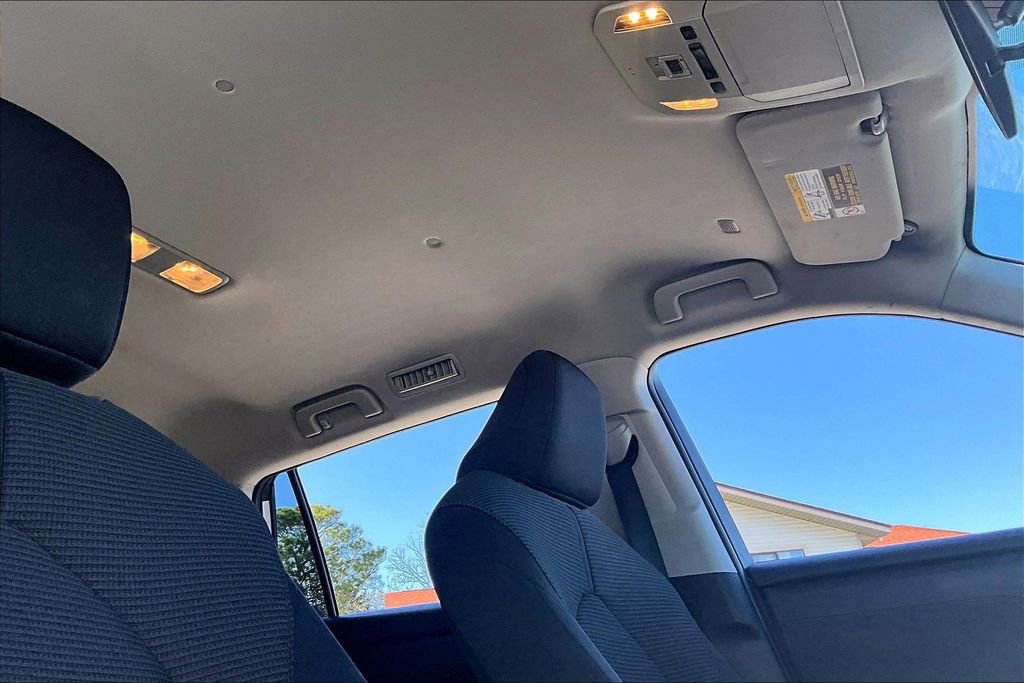 Used 2022 Toyota Highlander LE image 28