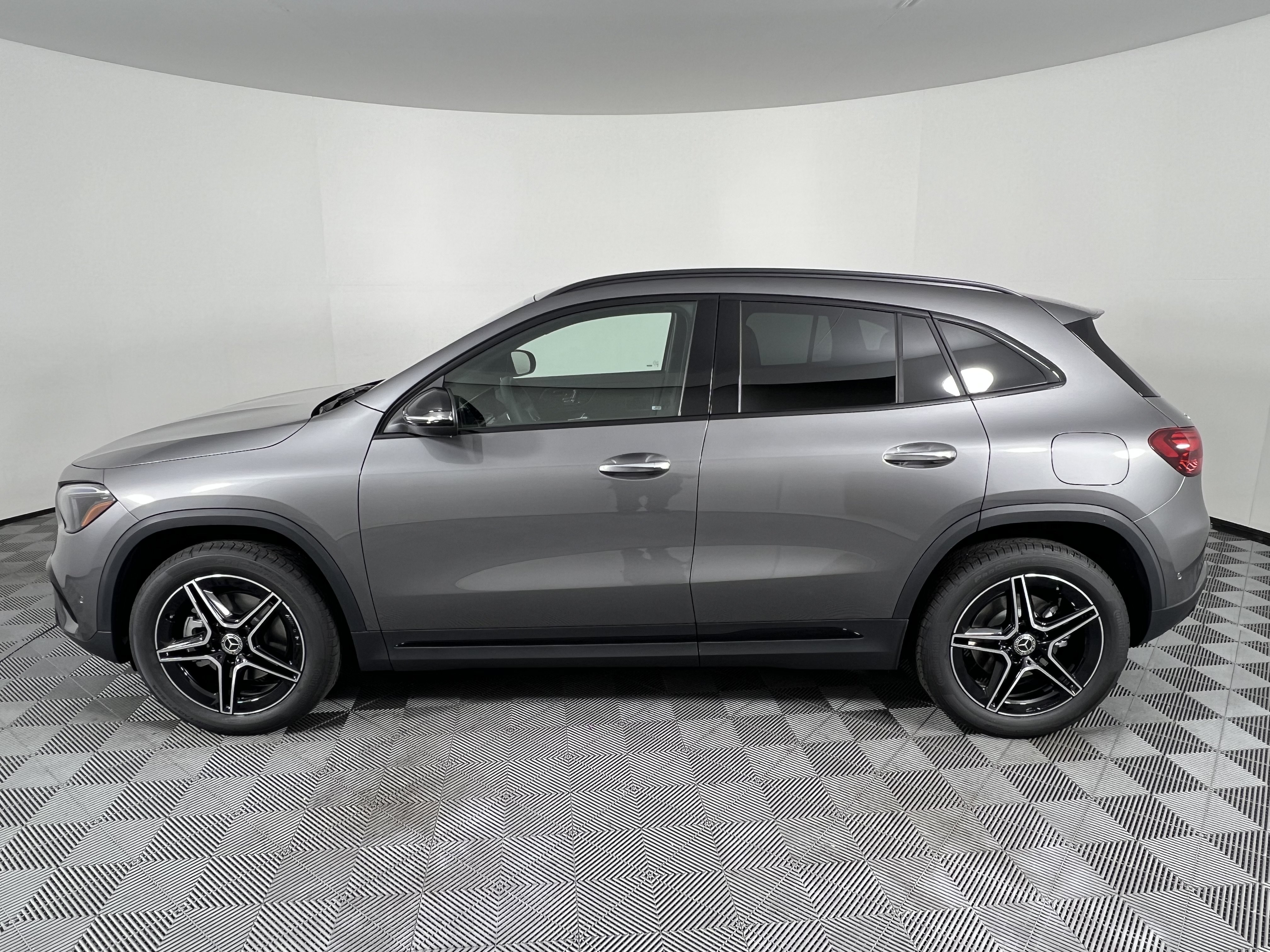 New 2026 Mercedes-Benz GLA 250 4MATIC image 9
