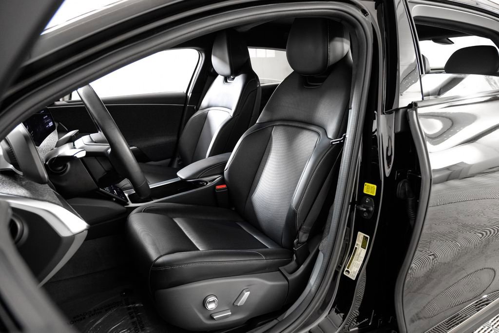 Used 2024 Lucid Air Pure image 36