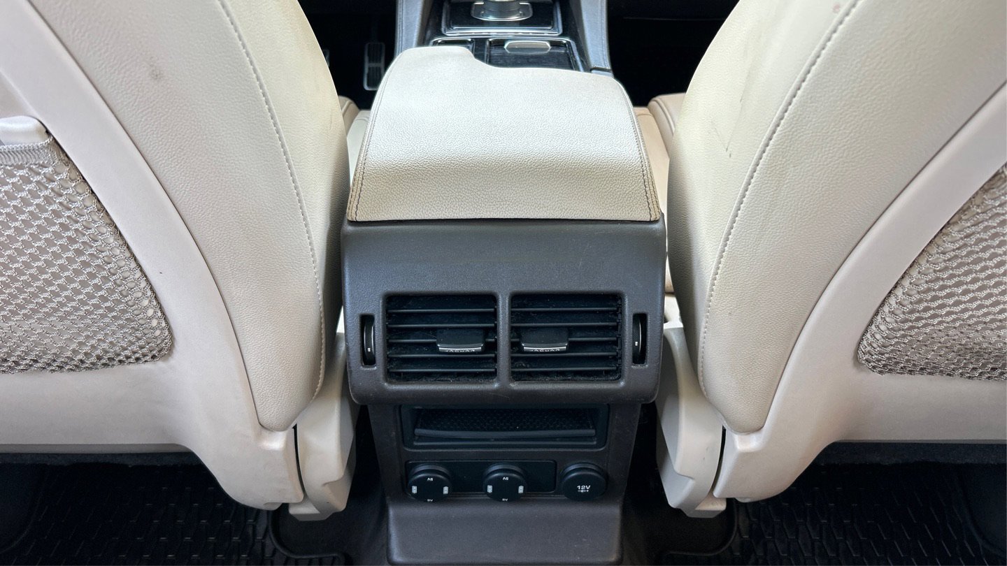 Used 2019 Jaguar F-PACE Prestige image 38