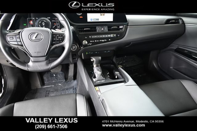 Certified 2025 Lexus ES 300h w/ Premium Package FWD image 18