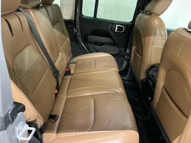 Used 2022 Jeep Wrangler Unlimited Sahara w/ Cold Weather Group AWD/4WD image 19