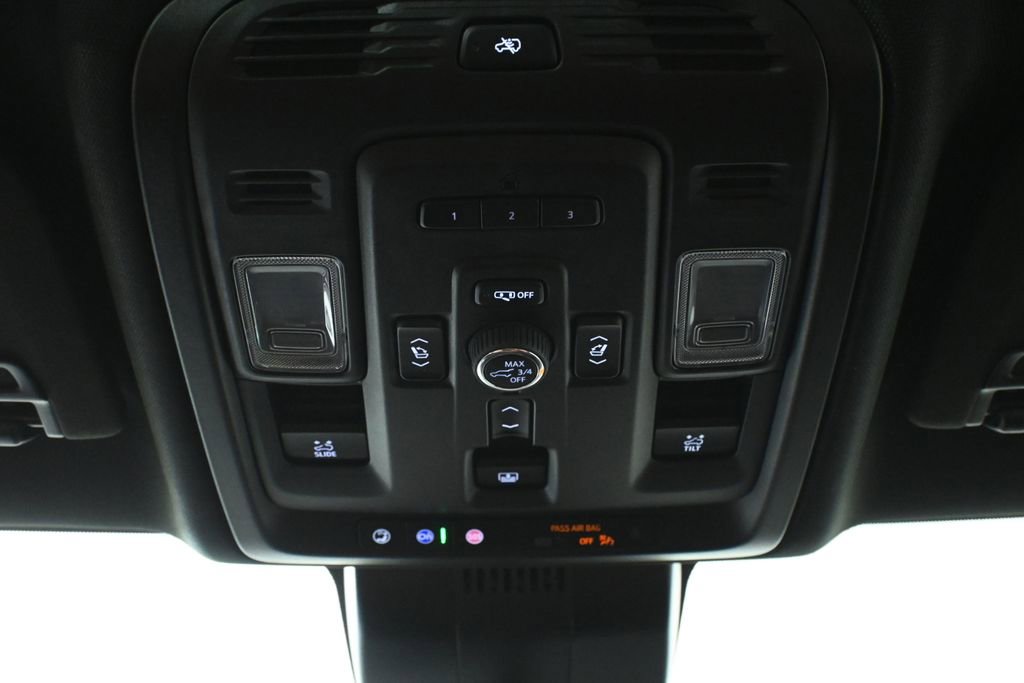 Used 2024 GMC Yukon Denali Ultimate AWD/4WD image 21
