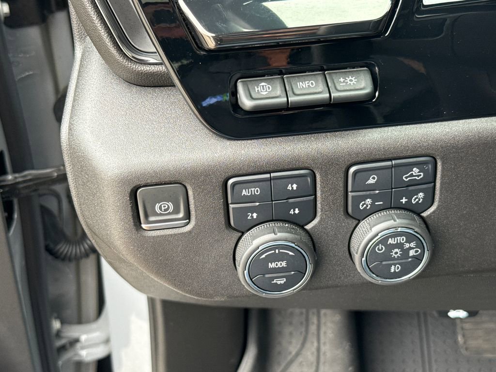 Used 2024 Chevrolet Silverado 2500 ZR2 w/ Technology Package image 15