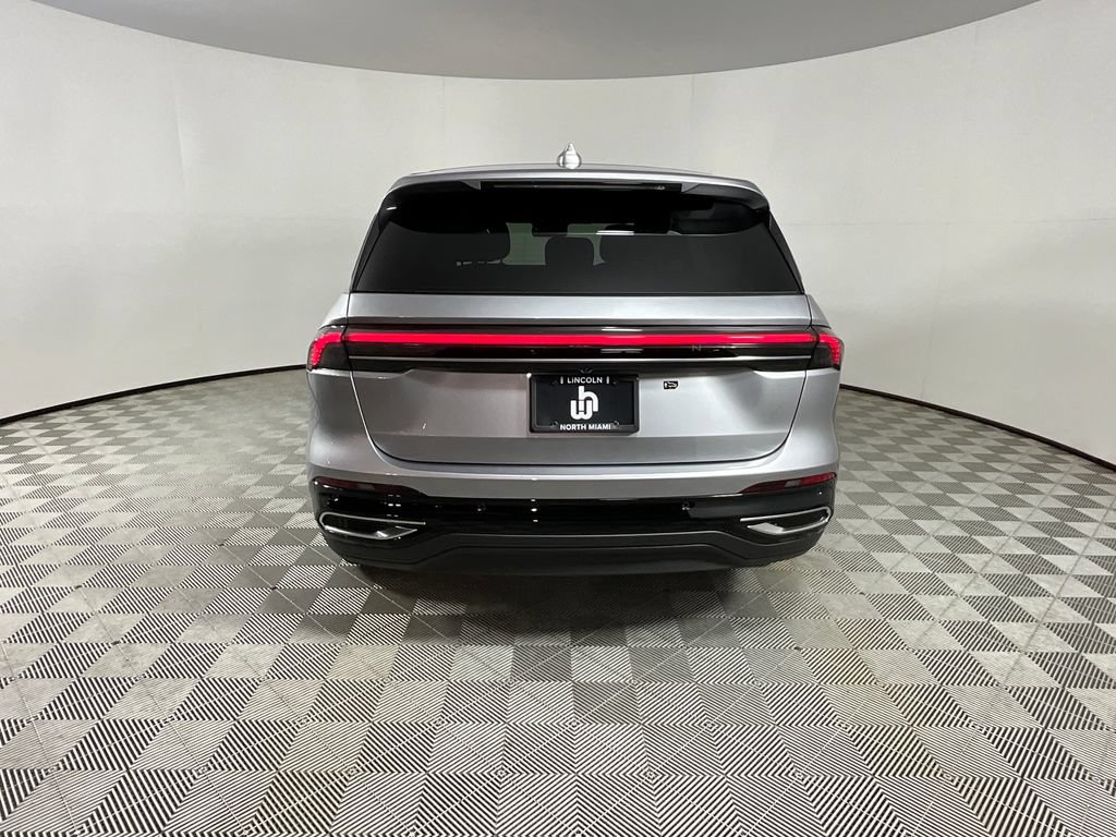 Used 2025 Lincoln Nautilus Premier AWD/4WD image 7