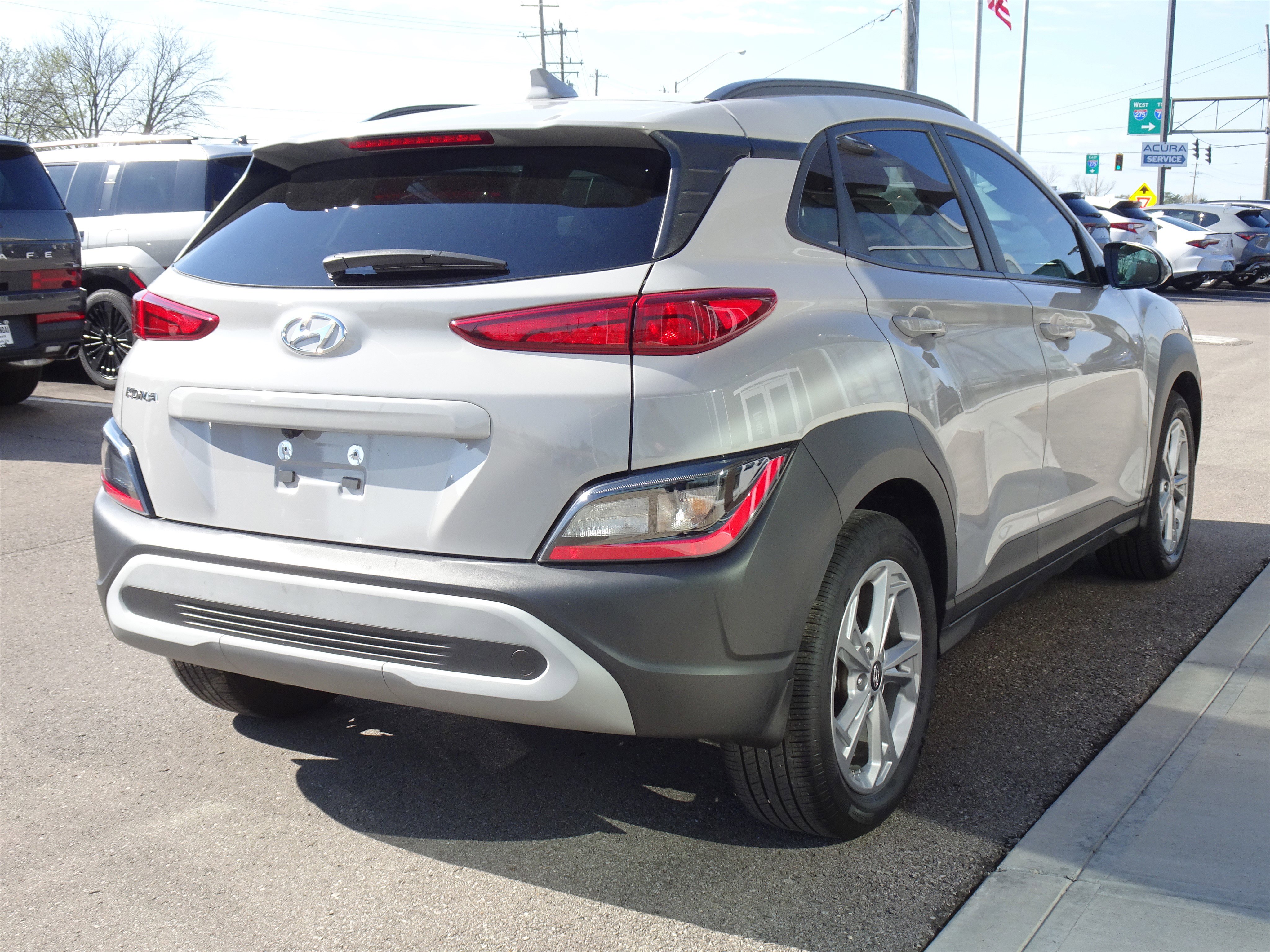 Used 2023 Hyundai Kona SEL w/ Convenience Package image 5