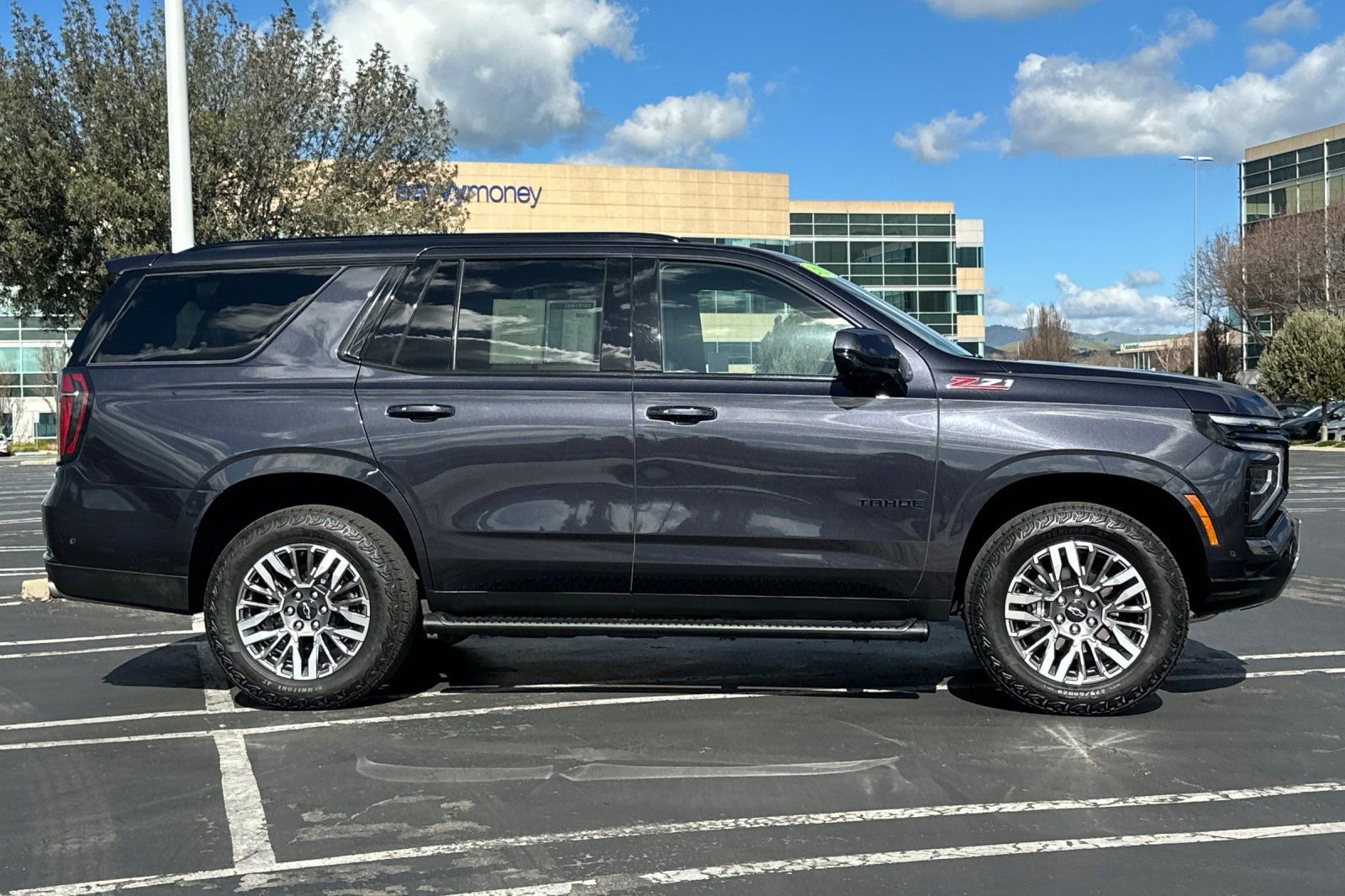 Certified 2025 Chevrolet Tahoe Z71 image 3