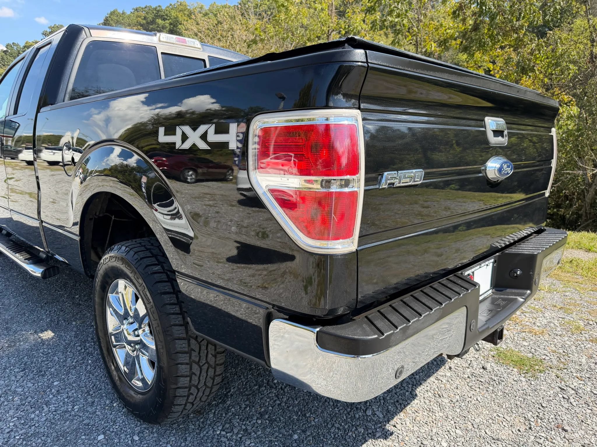 Used 2014 Ford F150 XLT w/ Equipment Group 302A Luxury AWD/4WD image 13
