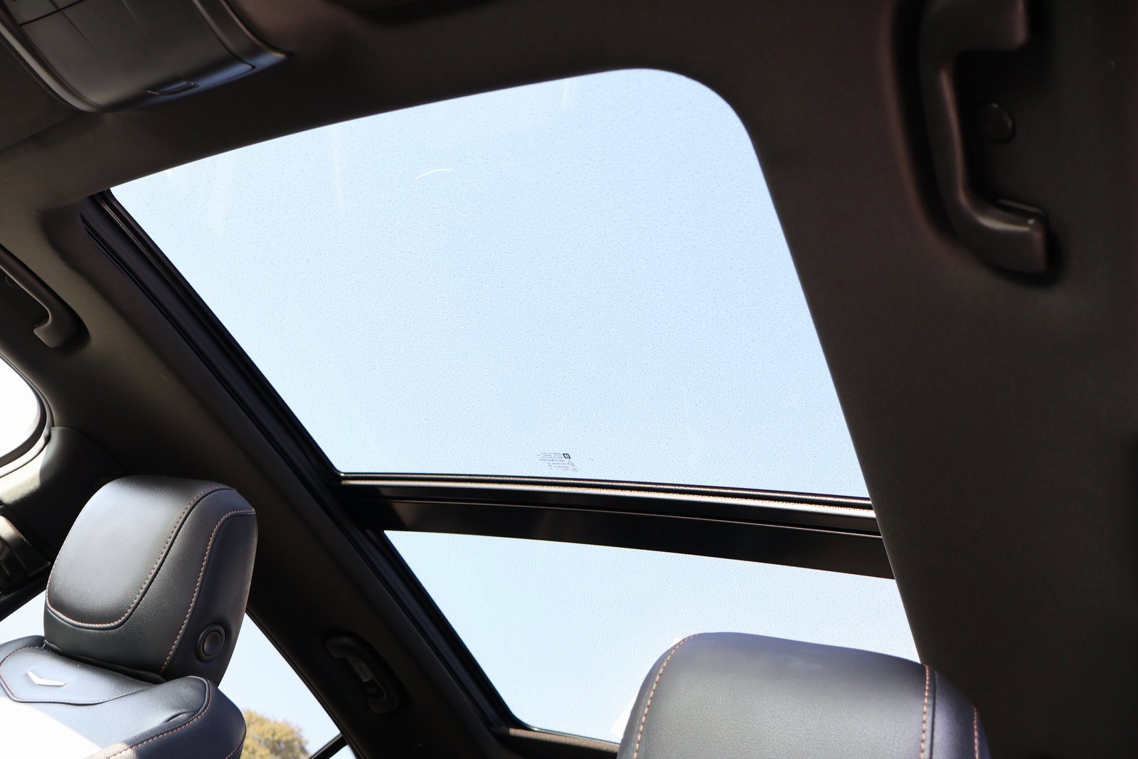 Used 2023 Cadillac XT4 Sport w/ Technology Package image 26