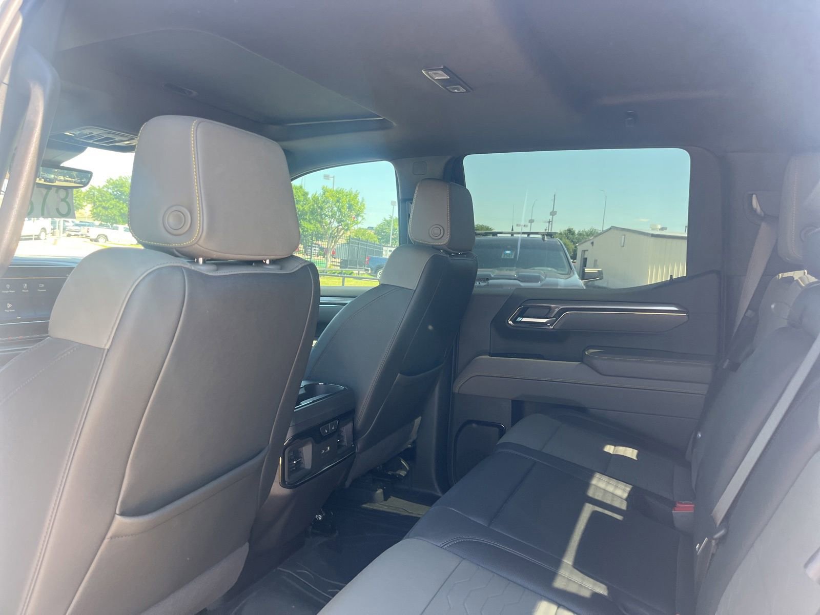 Used 2024 Chevrolet Silverado 1500 ZR2 w/ Technology Package AWD/4WD image 11