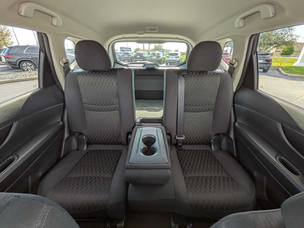 Used 2018 Nissan Rogue SV w/ Premium Package AWD/4WD image 19