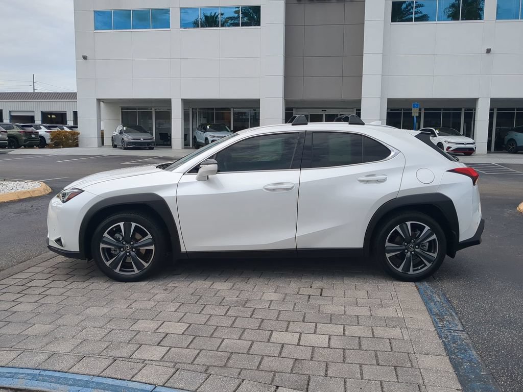 Used 2022 Lexus UX 200 w/ Accessory Package (Z2) FWD image 6