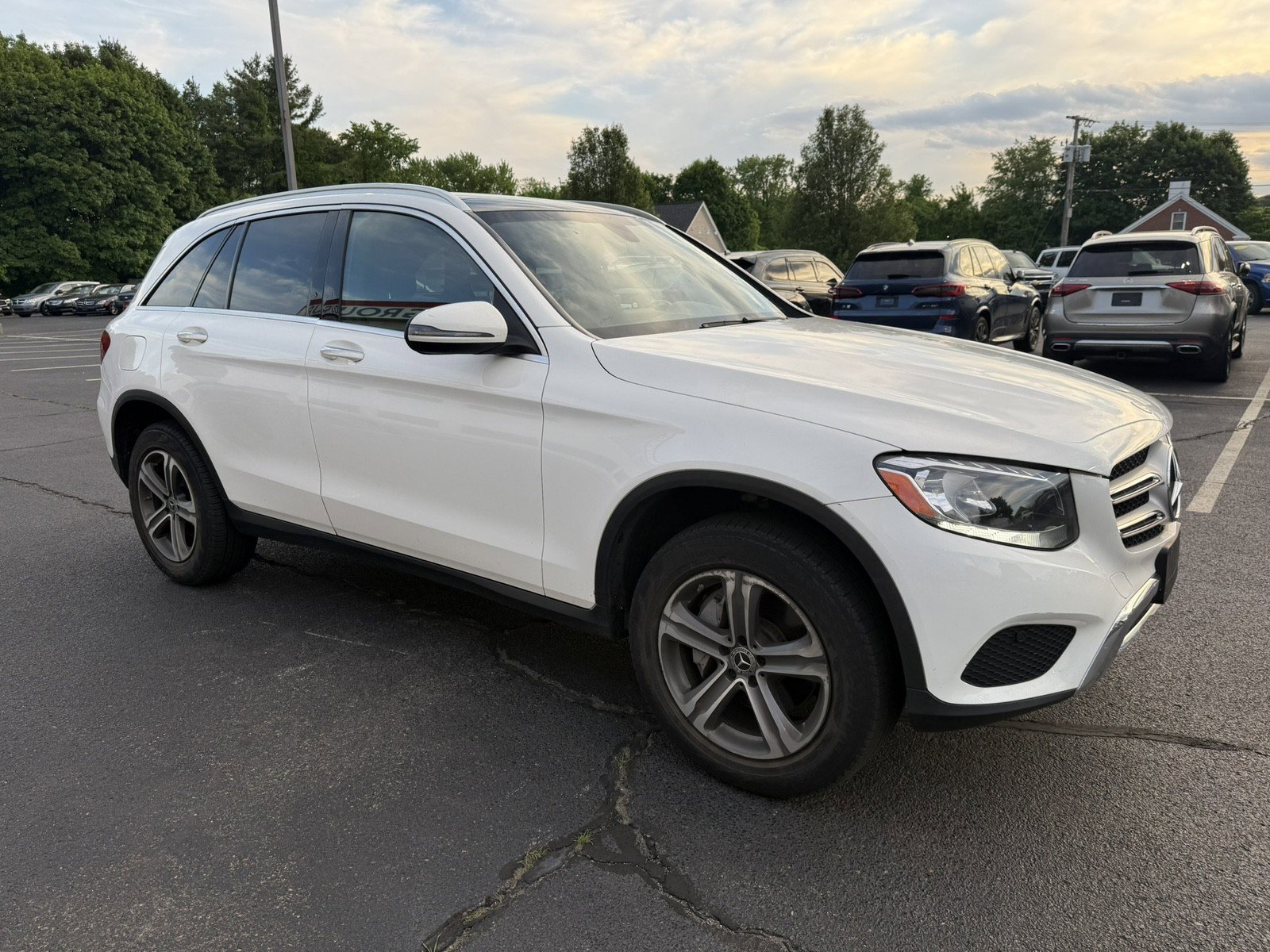 Used 2018 Mercedes-Benz GLC 300 4MATIC image 3