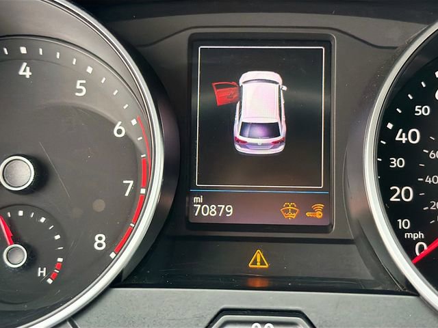 Used 2020 Volkswagen Tiguan SE image 12