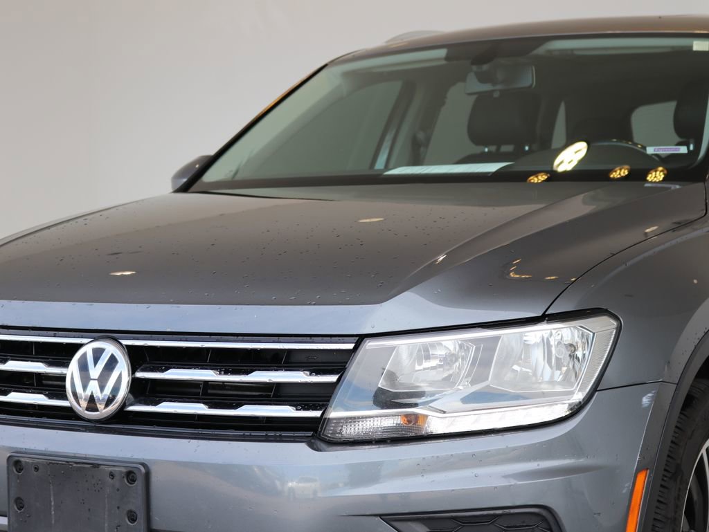 Used 2018 Volkswagen Tiguan SEL AWD/4WD image 11