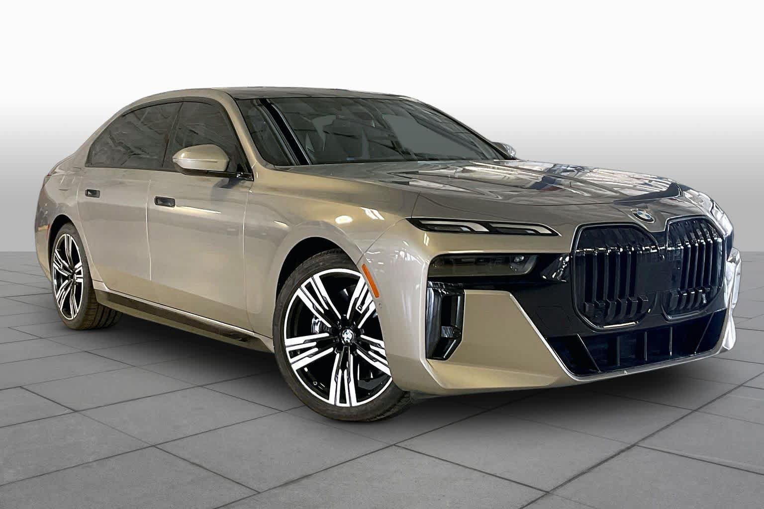 Certified 2024 BMW 760i xDrive AWD/4WD image 2