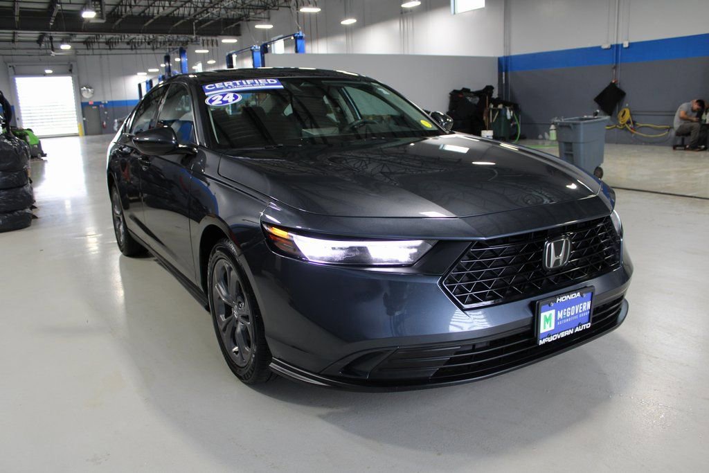 Used 2024 Honda Accord EX image 4