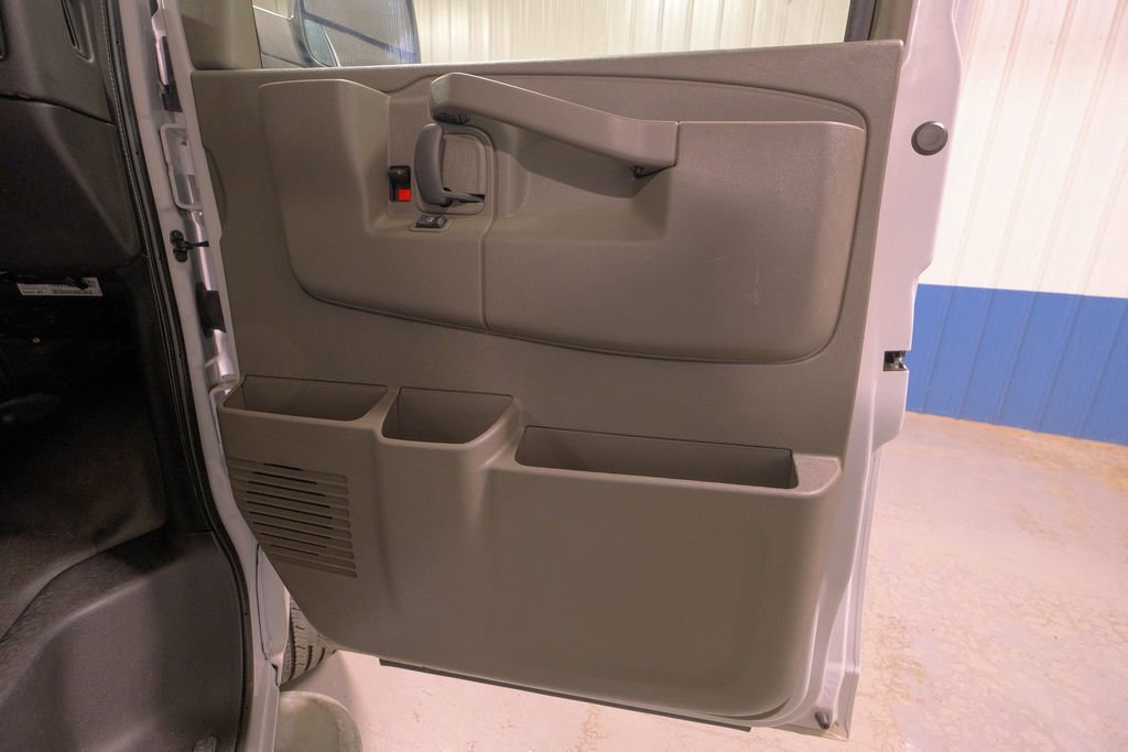 Used 2024 GMC Savana 2500 w/ Driver Convenience Package image 16
