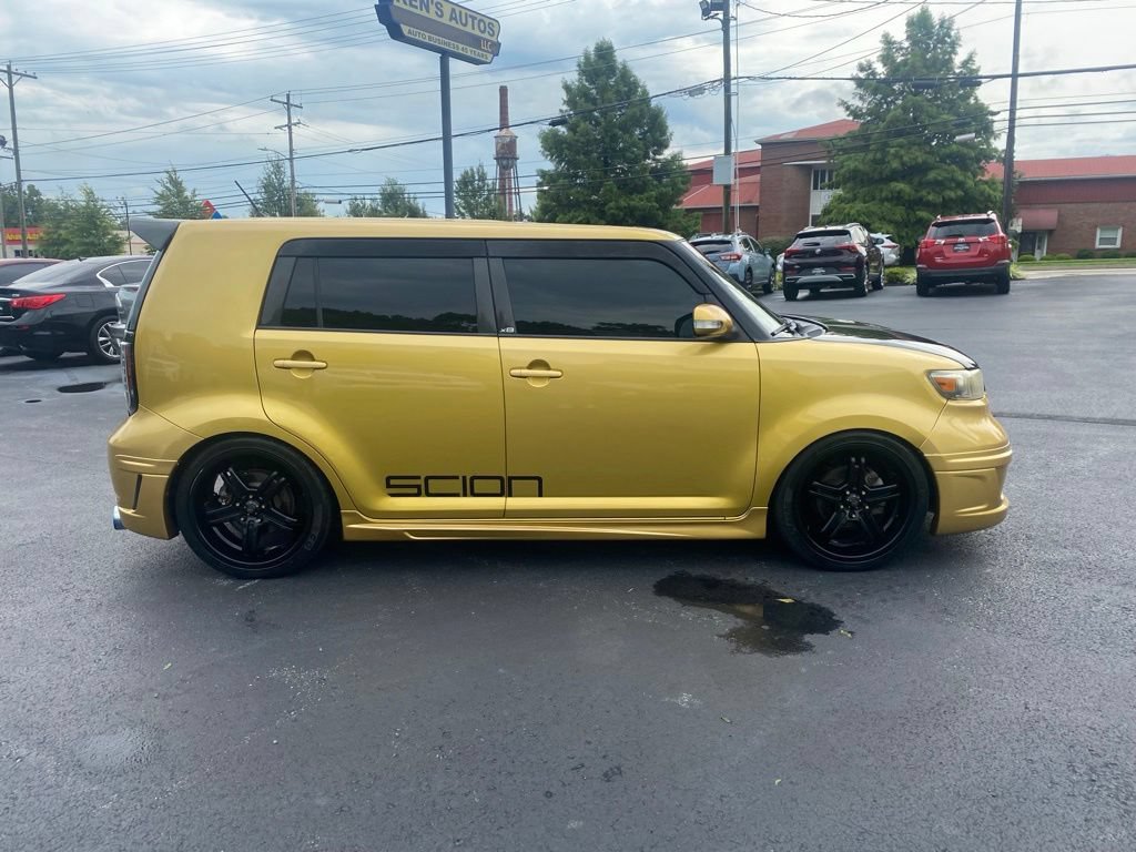Used 2008 Scion xB FWD image 4